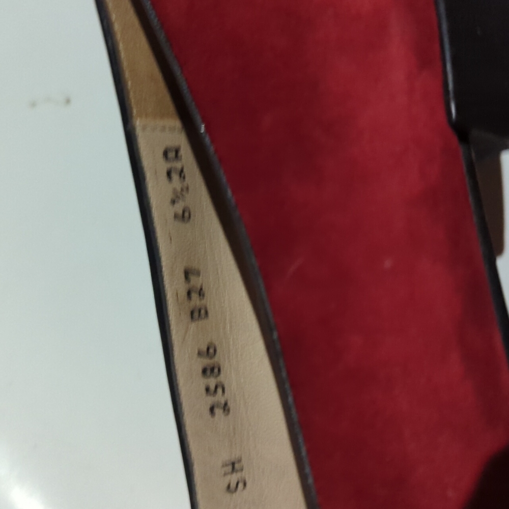 Salvatore Ferragamo red suede driving loafers - Picture 9 of 10